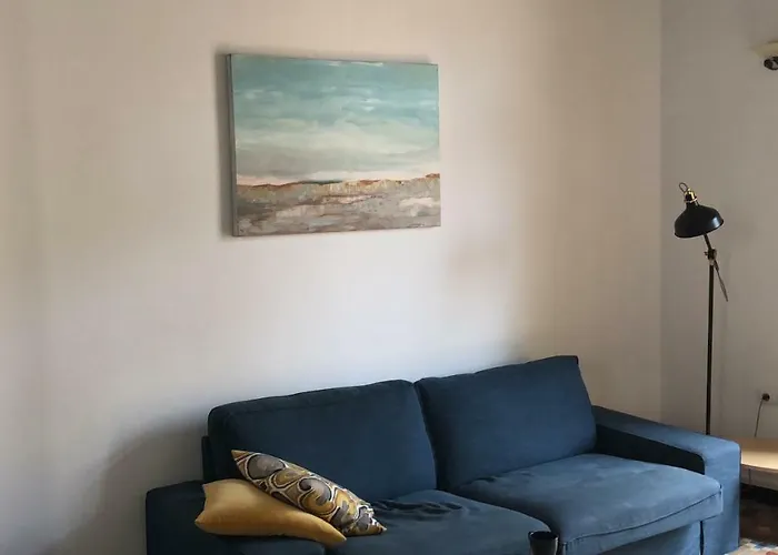 Daire Luminous Attic Down Town *