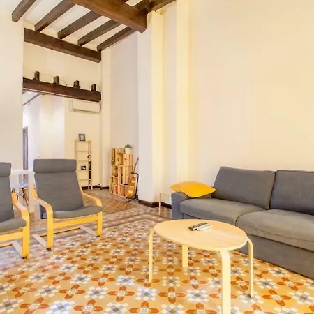 Luminous Attic Down Town アパート